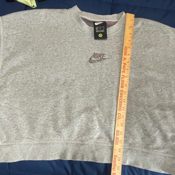 Nike Women’s Sportswear Crewneck Pullover Grey Activewear Size Medium - Picture 8 of 11